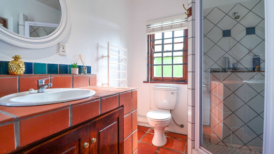 6 Bedroom Property for Sale in Kingfisher Creek Western Cape